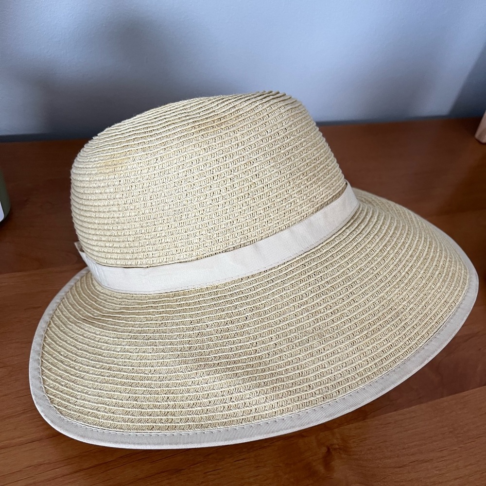 Light beige sun hat